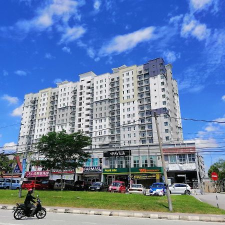 Tropika Homestay Bangi With 3 Bedrooms Kajang Eksteriør billede