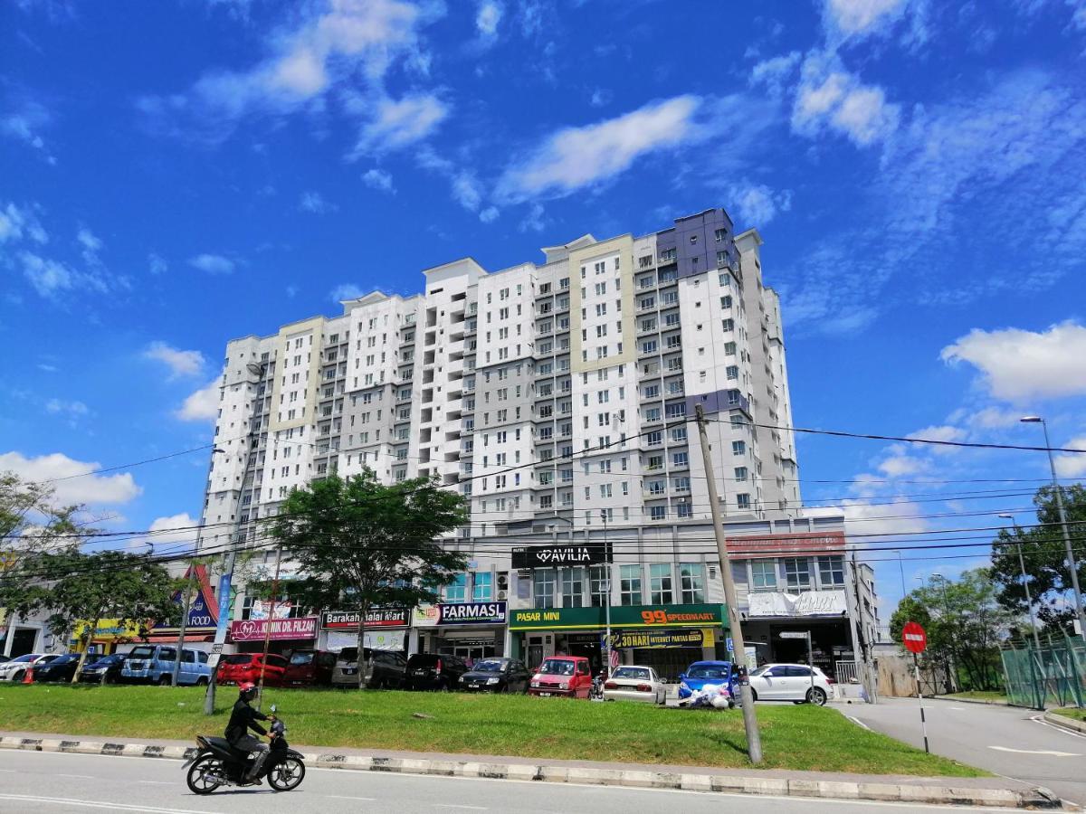 Tropika Homestay Bangi With 3 Bedrooms Kajang Eksteriør billede
